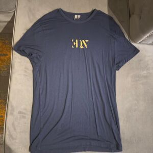 Men's asos design Navy blue and gold graphic tee with "FIN" design  - XL